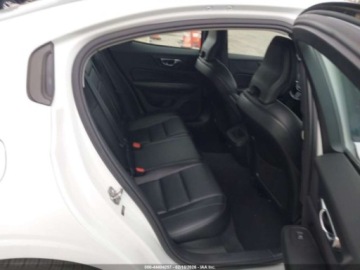 Volvo S60 III 2021 Volvo S60 T5 Momentum 2021 2.0 Benzyna 250KM, zdjęcie 12