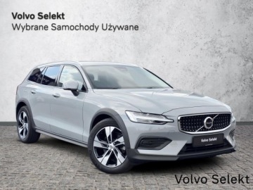 Volvo V60 II  Cross Country Facelifting 2.0 B4 197KM 2023 Volvo V60 Cross Country FV23 Plus Bright B4 197KM, zdjęcie 2