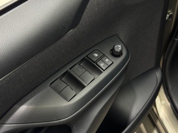 Toyota Yaris IV Hatchback 1.5 Dynamic Force 125KM 2023 Toyota Yaris Comfort+Tech+Style / 1 właściciel / S, zdjęcie 18