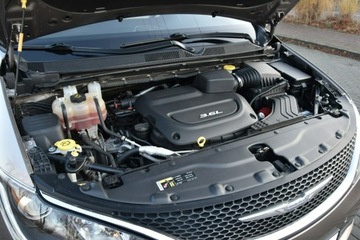 Chrysler Pacifica II 3.6 V6 291KM 2017 Chrysler Pacifica Limited 3.6 V6 291KM 2017r. Pano, zdjęcie 23