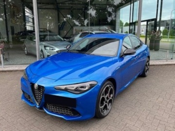 Alfa Romeo Giulia II Sedan Facelifting 2023 2.0 GME Turbo 280KM 2025 ALFA ROMEO Giulia Turbo Veloce Q4 Sedan 2.0 (280KM) 2025, zdjęcie 1