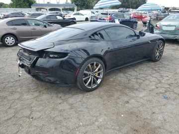 Aston Martin DB11 Coupe 4.0 V8 503KM 2018 Aston Martin DB11 2018 4.0l 4.0 Benzyna 503KM, zdjęcie 3