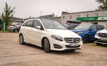 Mercedes Klasa B W246 Sports Tourer 250 BlueEFFICIENCY 211KM 2015 Mercedes-Benz Klasa B Mercedes-Benz Klasa B W246 250 4-Matic 211KM 2.0, zdjęcie 3