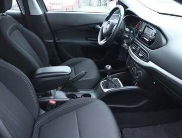 Fiat Tipo II Hatchback 1.4 T-Jet LPG 120KM 2017 Fiat Tipo 1.4 T-Jet, Serwis ASO, Navi, Klima, zdjęcie 8
