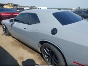 Dodge Challenger III 2022 Dodge Challenger 2022 Dodge Challenger SXT RWD 3.6 Benzyna 303KM, zdjęcie 3