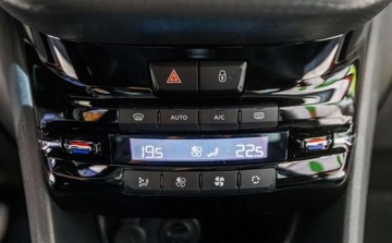 Peugeot 2008 I SUV Facelifting 1.2 PureTech 110KM 2016 Peugeot 2008 1.2 Pure Tech Active SS 1.2 Benzyna 110KM, zdjęcie 37