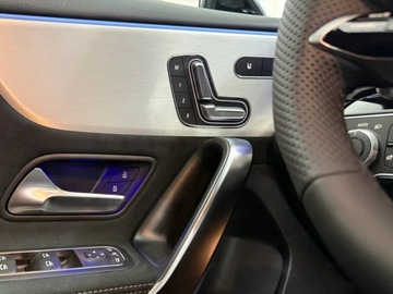 Mercedes Klasa A W177/V177 Hatchback Facelifting 2.0 220 190KM 2025 A Klasa 220 4-Matic AMG Line 2.0 (190KM) 2025, zdjęcie 11