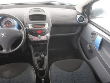 Peugeot 107 Hatchback 5d 1.0 12V 68KM 2010 Peugeot 107 1.0, Salon Polska, Klima,ALU, zdjęcie 7