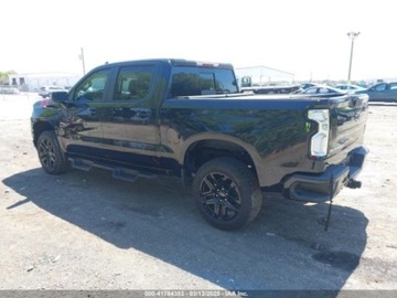 Chevrolet Silverado II 2021 Chevrolet Silverado Short Bed Lt Trail Boss, 2021r., 4x4, 5.3L 5.3 Benzyna, zdjęcie 2