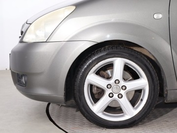 Toyota Corolla Verso E120 2.2 D-4D 177KM 2006 Toyota Corolla Verso 2.2 D-4D, 174 KM, 7 miejsc, zdjęcie 14