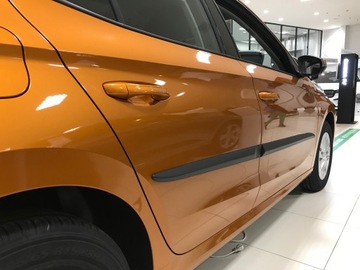 Накладки на боковые молдинги автомобиля SKODA FABIA 4 IV