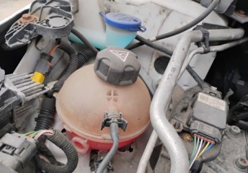 Peugeot 2018 Peugeot 308 122018r. 1.5 HDI. Lekko uszkodzony przod i prawy tyl. Jezdzi., zdjęcie 20