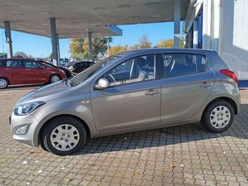 Hyundai i20 I Hatchback 5d Facelifting 1.2 DOHC 85KM 2012 Hyundai i20 1.2 PROSTA benzyna KLIMATYZACJA stan idealny BEZ rdzy 1.2 86KM, zdjęcie 5