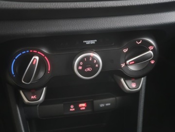 Kia Picanto III Hatchback 5d 1.0 MPI 67KM 2020 Kia Picanto 1.0 MPI, Klima, Podgrzewane siedzienia, zdjęcie 12