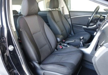 Hyundai i30 II Hatchback 5d 1.6 GDI 135KM 2015 Hyundai i30 1.6B 135KM Grzana kierownica i, zdjęcie 18