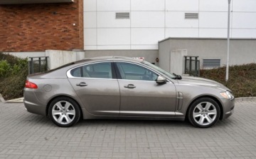 Jaguar XF I Sedan 3.0D V6 S 275KM 2010 Jaguar XF 3,0d (275KM) 2010 r. Automat Skory Bezwypadkowy 3.0 Diesel 275KM, zdjęcie 4