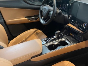 Lexus NX II SUV Facelifting 2.5 350h 200KM 2026 350h Prestige AWD 200KM | Head Up Display, zdjęcie 5