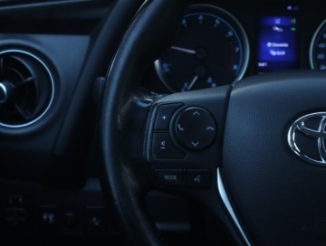 Toyota Corolla XI Sedan Facelifting 1,6 Valvematic 132KM 2018 Toyota Corolla 1.6 Valvematic, Salon Polska, zdjęcie 13