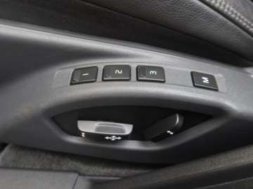 Volvo V60 I Kombi Facelifting 2.0 D3 DRIVE-E 150KM 2016 Volvo V60 D3 2.0, Automat, Skóra, Navi, Xenon, zdjęcie 20
