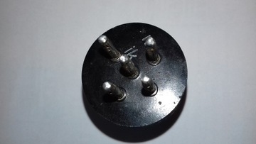 COKÓŁ LAMPY 5pin EU