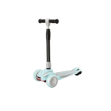 ТРЕХКОЛЕСНЫЙ САМОКАТ СО СВЕТЯЩИМИСЯ КОЛЕСАМИ ДЛЯ ДЕТЕЙ