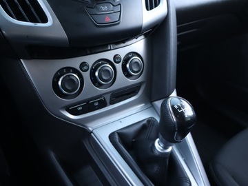 Ford Focus III Hatchback 5d facelifting 1.6 TDCi 115KM 2014 Ford Focus 1.6 TDCi, Salon Polska, Serwis ASO, zdjęcie 12