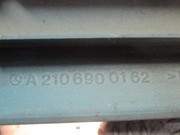 LIŠTA DVEŘE LEVÝ PŘEDNÍ MERCEDES E W210 A2106900162