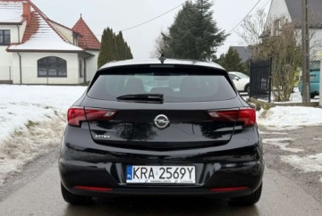 Opel Astra K Hatchback 5d 1.4 Turbo 125KM 2016 Opel Astra Opel Astra 1.4 Turbo StartStop 120 Jahre 1.4 Benzyna 125KM, zdjęcie 8