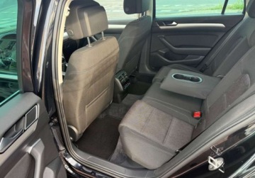 Volkswagen Passat B8 Variant 2.0 TDI BlueMotion SCR 150KM 2016 Volkswagen Passat 2.0Tdi 150PS NAVI EL.hak Extra stan 2.0 Diesel 150KM, zdjęcie 3