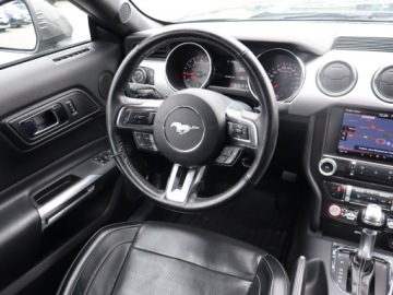 Ford Mustang VI Convertible 2.3 EcoBoost 317KM 2016 Ford Mustang 2.3 EcoBoost, Salon Polska, zdjęcie 6