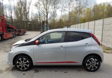 Toyota Aygo II Hatchback 3d Facelifting 1.0 VVT-i 72KM 2021 Toyota Aygo Okazja Benzyna 72KM, zdjęcie 6