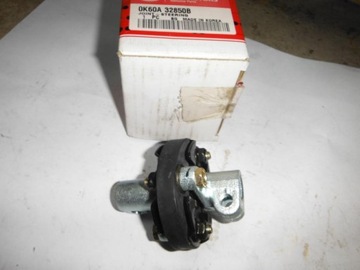 KRZYŻAK KOLUMNY KIEROWNICZEJ KIA K2700 1998-2000