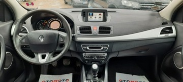 Renault Megane III Grandtour 1.4 16v TCe 130KM 2011 Renault Megane Duża Navi panorama dach, zdjęcie 21