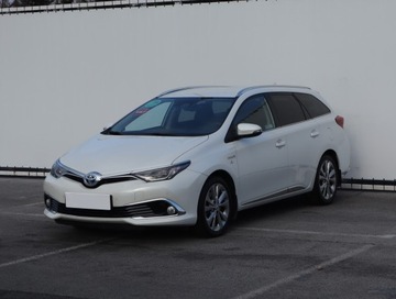 Toyota Auris II Touring Sports Facelifting 1.8 Hybrid 136KM 2016 Toyota Auris Hybrid, Salon Polska, Serwis ASO, zdjęcie 1