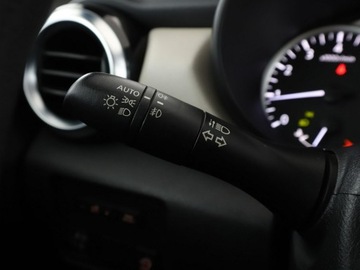 Nissan Micra V 1.0 IG-T 92KM 2022 Nissan Micra Klimatyzacja Czujniki parkowania, zdjęcie 29