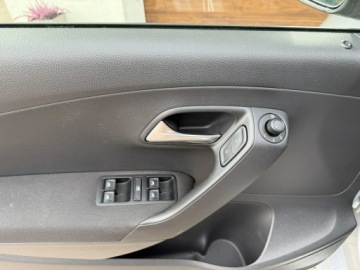 Volkswagen Polo V Hatchback 3d Facelifting 1.0 75KM 2017 Volkswagen Polo 17r. 1.0 MPI benzyna z Niemiec, zdjęcie 13