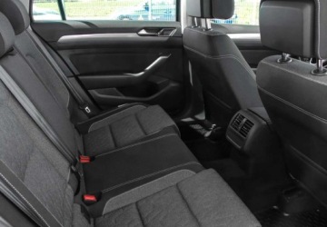 Volkswagen Passat B8 Variant Facelifting 2.0 TSI 190KM 2023 Volkswagen Passat 2.0 Benzyna 190KM, zdjęcie 12