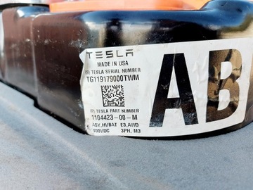 TESLA 3 19r. Bateria 75KW 400VDC Dual Motor 1104423-00-M