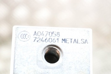 BMW 3 F30 330 D ZADNÍ LEVÉ DVEŘE HORNÍ PANT 7246061 2015