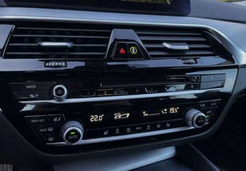 BMW Seria 5 F10-F11 Touring Facelifting 520d 190KM 2017 BMW Seria 5 2.0D 190KM SKORA gwarancjaFULL LED AUTOMAT zarejestrowana, zdjęcie 27