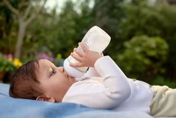 AVENT NATURAL RESPONSE ZESTAW NA PREZENT: 3 BUTELKI ZE SMOCZKIEM + SZCZOTKA