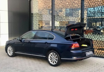 Volkswagen Passat B8 Limousine 1.8 TSI BlueMotion Technology 180KM 2017 Volkswagen Passat Passat 1.8 TSI Highline DSG Vat Marza Salon PL Naw, zdjęcie 28