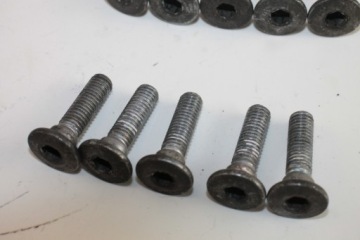 БОЛТЫ ПЕРЕДНИХ ТОРМОЗНЫХ ДИСКОВ KAWASAKI ZX6R NINJA 94-97