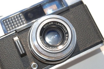 Старый фотоаппарат Voigtlander VITORET DR античный памятник