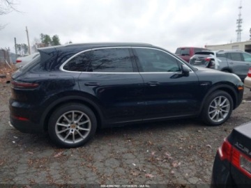 Porsche Cayenne III 2023 Porsche Cayenne E-Hybrid Platinum Edition 2023 3.0 Hybryda 335KM, zdjęcie 6