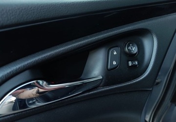 Opel Insignia I Sedan Facelifting 2.0 CDTI Ecotec 170KM 2015 Opel Insignia 2.0 CDTI 170KM Cosmo Liftback SalonPL SerwisASO FV23 Gwaranc, zdjęcie 22