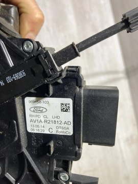 FORD B-MAX 2014 ZÁMEK DVEŘE PRAVÝ PŘEDNÍ