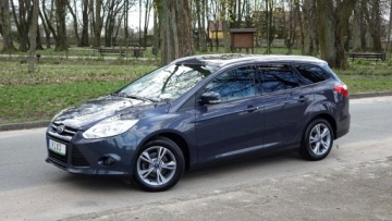 Ford Focus III Kombi 1.6 Duratec 125KM 2012 Focus . Klimatyzacja . . 2 x PDC . . Grzane Fotele , Szyby i Lusterka . .