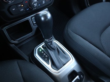 Jeep Renegade SUV Facelifting 1.3 GSE T4 Turbo 150KM 2019 Jeep Renegade 1.3 T-GDI, Salon Polska, Automat, zdjęcie 12