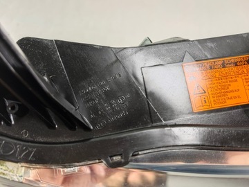 MITSUBISHI PAJERO 4 IV XENON PRAVÝ SVĚTLOMET SVĚTLO PRAVÁ